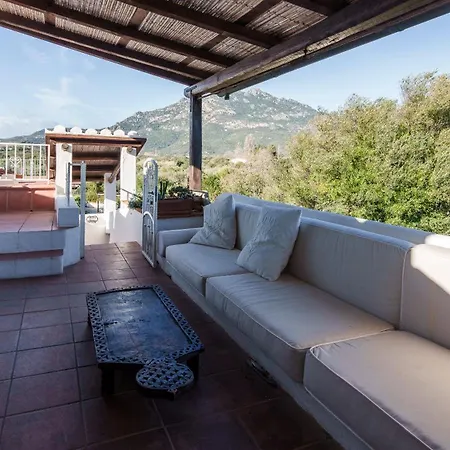 Panoramic Attic With Pool Near Costa Smeralda Appartement
