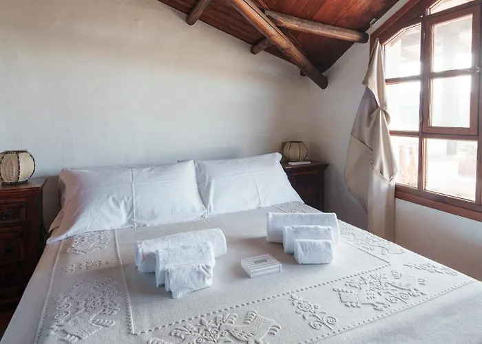 Welcomely - Romantic Roof