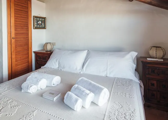 Welcomely - Romantic Roof Apartment *